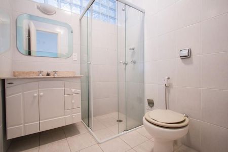 Banheiro Corredor de apartamento para alugar com 3 quartos, 135m² em Cerqueira César, São Paulo
