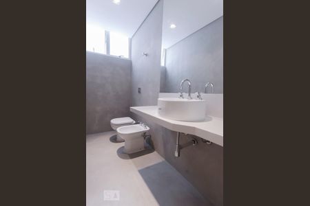 banheiro de apartamento à venda com 3 quartos, 250m² em Consolação, São Paulo
