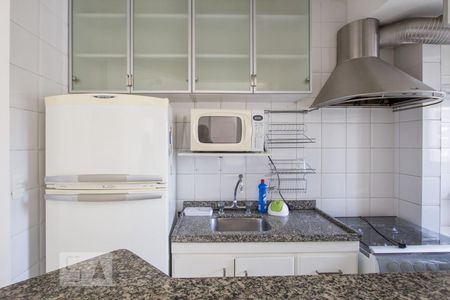 Cozinha de apartamento para alugar com 1 quarto, 37m² em Vila Nova Conceição, São Paulo