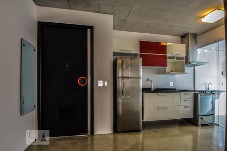 Cozinha de apartamento para alugar com 2 quartos, 70m² em Jardim das Acácias, São Paulo