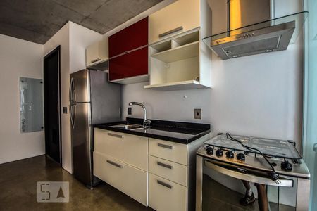 Cozinha de apartamento para alugar com 2 quartos, 70m² em Jardim das Acácias, São Paulo