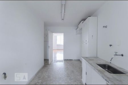 cozinha de apartamento para alugar com 3 quartos, 135m² em Consolação, São Paulo