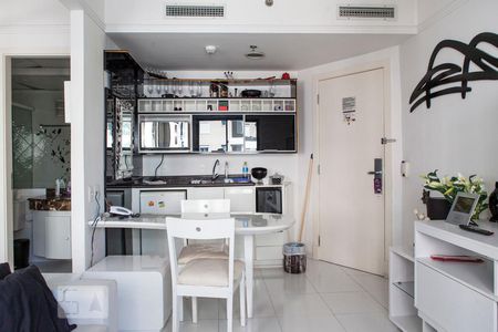 Cozinha de apartamento à venda com 1 quarto, 37m² em Macuco, São Paulo