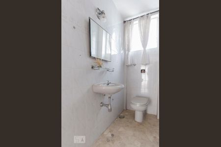 lavabo de apartamento para alugar com 2 quartos, 110m² em Higienópolis, São Paulo