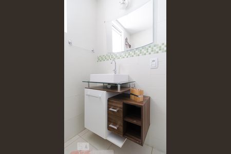Banheiro de apartamento à venda com 1 quarto, 52m² em Bonfim, Campinas