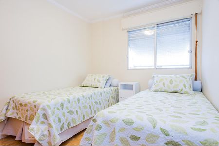 Quarto 2 com duas camas box solteiro king de apartamento para alugar com 2 quartos, 70m² em Indianópolis, São Paulo