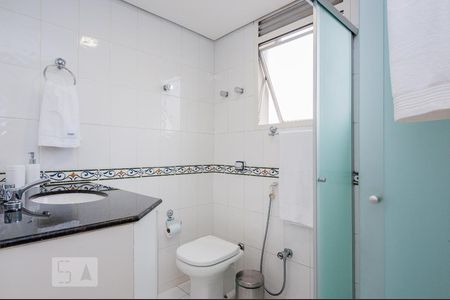 Banho completo de apartamento para alugar com 2 quartos, 70m² em Indianópolis, São Paulo