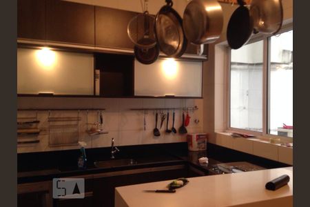 cozinha de apartamento à venda com 2 quartos, 120m² em Jardim Europa, São Paulo