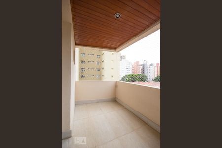 Sacada de apartamento para alugar com 3 quartos, 110m² em Cambuí, Campinas