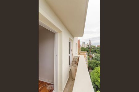 Sacada do quarto 01 de apartamento para alugar com 3 quartos, 129m² em Pinheiros, São Paulo