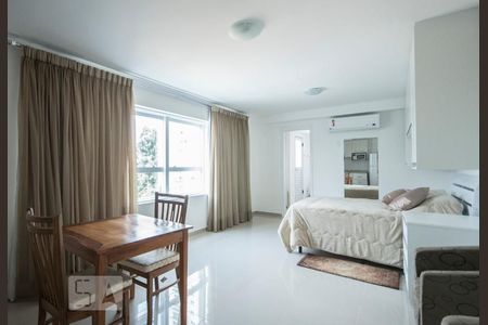 Sala de apartamento para alugar com 1 quarto, 40m² em Brooklin Paulista, São Paulo