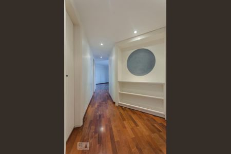 Corredor de apartamento à venda com 2 quartos, 104m² em Alto da Lapa, São Paulo