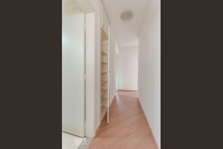 Corredor de apartamento para alugar com 3 quartos, 157m² em Sumaré, São Paulo