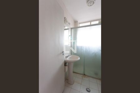 Banheiro de apartamento para alugar com 1 quarto, 48m² em Pinheiros, São Paulo