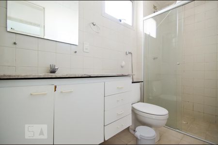 Banheiro de apartamento à venda com 1 quarto, 60m² em Centro, Campinas