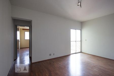 Sala com sacada de apartamento à venda com 1 quarto, 56m² em Centro, Campinas