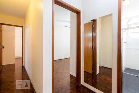 Hall Quartos de apartamento à venda com 3 quartos, 167m² em Itaim Bibi, São Paulo