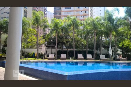 Piscina externa com borda infinita de apartamento para alugar com 1 quarto, 50m² em Campo Belo, São Paulo