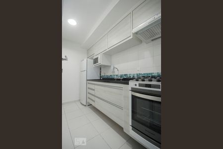 Cozinha de apartamento para alugar com 1 quarto, 45m² em Brooklin Paulista, São Paulo