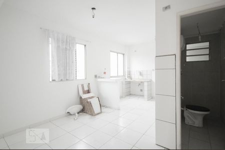 Sala/Cozinha/Wc de apartamento para alugar com 1 quarto, 44m² em Vila do Encontro, São Paulo