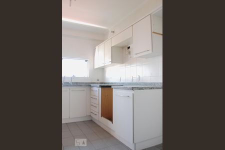 cozinha de apartamento à venda com 3 quartos, 143m² em Cambuí, Campinas