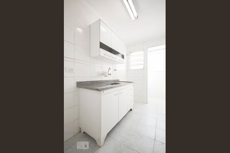 Cozinha de apartamento para alugar com 1 quarto, 45m² em Vila Nova Conceição, São Paulo