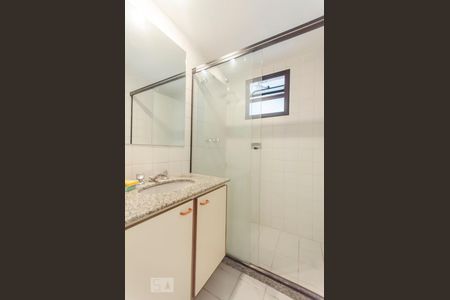 Banheiro de apartamento para alugar com 3 quartos, 90m² em Barra Funda, São Paulo