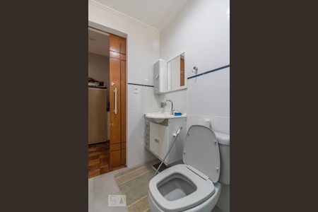 Banheiro de apartamento à venda com 2 quartos, 77m² em Água Branca, São Paulo