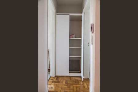 Corredor de apartamento para alugar com 1 quarto, 34m² em Santa Cecília, São Paulo