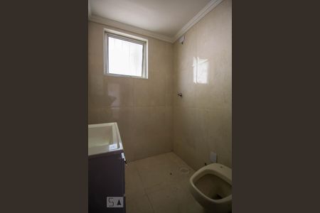 Banheiro de apartamento para alugar com 3 quartos, 58m² em Alto de Pinheiros, São Paulo