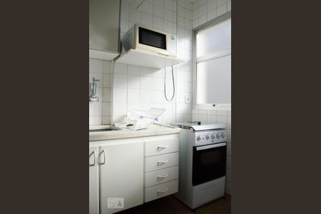 Cozinha de apartamento para alugar com 1 quarto, 50m² em Cambuí, Campinas