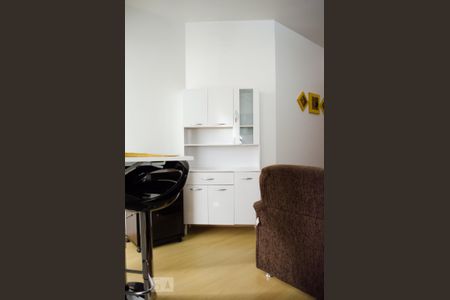 Sala de apartamento para alugar com 1 quarto, 50m² em Cambuí, Campinas