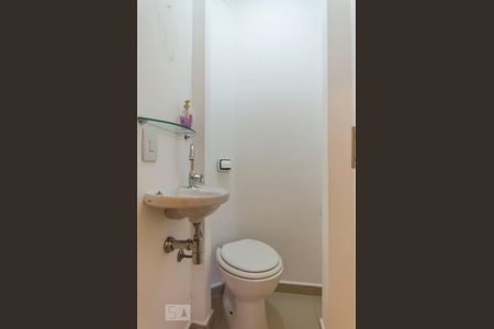 Lavabo de apartamento para alugar com 3 quartos, 80m² em Vila Romana, São Paulo