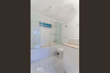 Banheiro de apartamento para alugar com 3 quartos, 80m² em Vila Romana, São Paulo