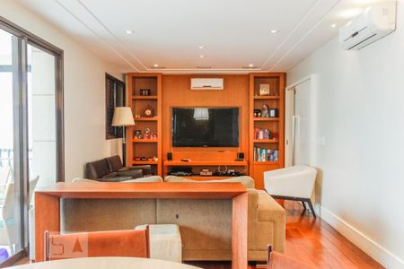 Sala de apartamento à venda com 3 quartos, 131m² em Morro dos Ingleses, São Paulo