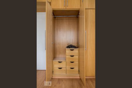 Armário do Quarto de apartamento para alugar com 2 quartos, 50m² em Brooklin Paulista, São Paulo