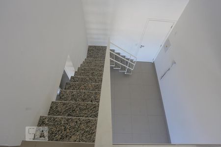 Escada de apartamento à venda com 1 quarto, 60m² em Bela Vista, São Paulo