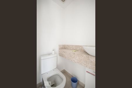 Banheiro de apartamento à venda com 1 quarto, 47m² em Jardim Aeroporto, São Paulo