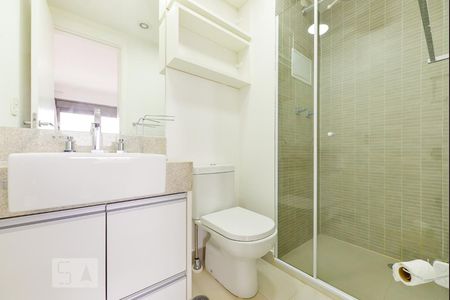 Banheiro de kitnet/studio para alugar com 1 quarto, 30m² em Vila Madalena, São Paulo