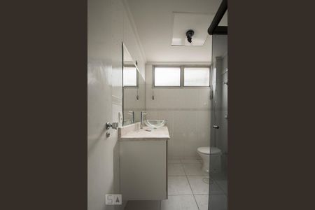 Banheiro de apartamento para alugar com 2 quartos, 100m² em Indianópolis, São Paulo