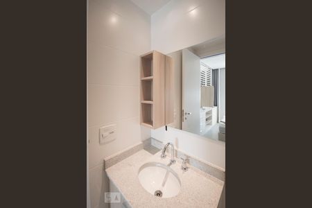 Detalhe Banheiro de apartamento para alugar com 1 quarto, 33m² em Santo Amaro, São Paulo