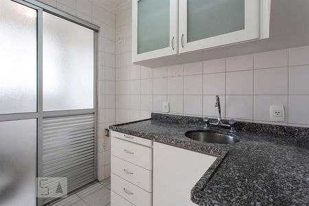 Cozinha de apartamento para alugar com 1 quarto, 50m² em Pinheiros, São Paulo