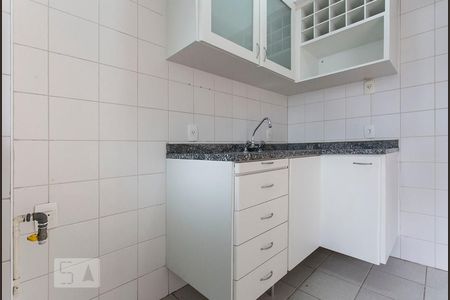 Cozinha de apartamento para alugar com 1 quarto, 50m² em Pinheiros, São Paulo