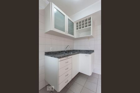 Cozinha de apartamento para alugar com 1 quarto, 50m² em Pinheiros, São Paulo