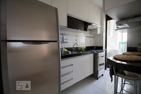 Cozinha de apartamento para alugar com 2 quartos, 50m² em Consolação, São Paulo