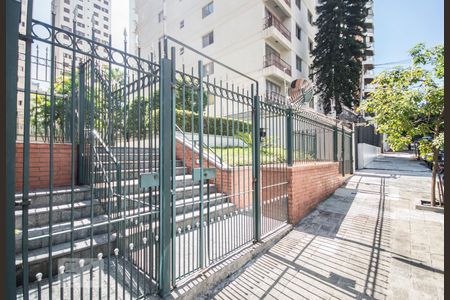 Fachada de apartamento para alugar com 1 quarto, 45m² em Campo Belo, São Paulo