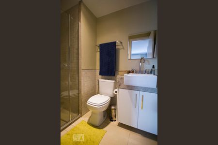 Banheiro da suite de apartamento à venda com 1 quarto, 70m² em Bela Vista, São Paulo