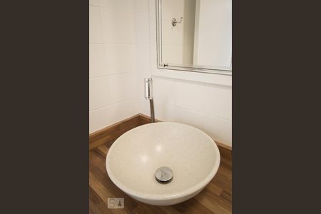 Detalhe Banheiro de apartamento para alugar com 1 quarto, 45m² em Indianópolis, São Paulo