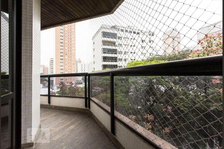 Varanda de apartamento para alugar com 4 quartos, 207m² em Vila Uberabinha, São Paulo