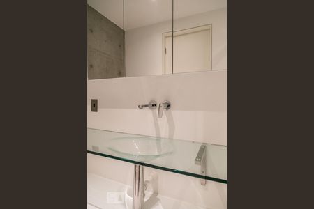 Banheiro de apartamento para alugar com 2 quartos, 70m² em Jardim Novo Santo Amaro, São Paulo